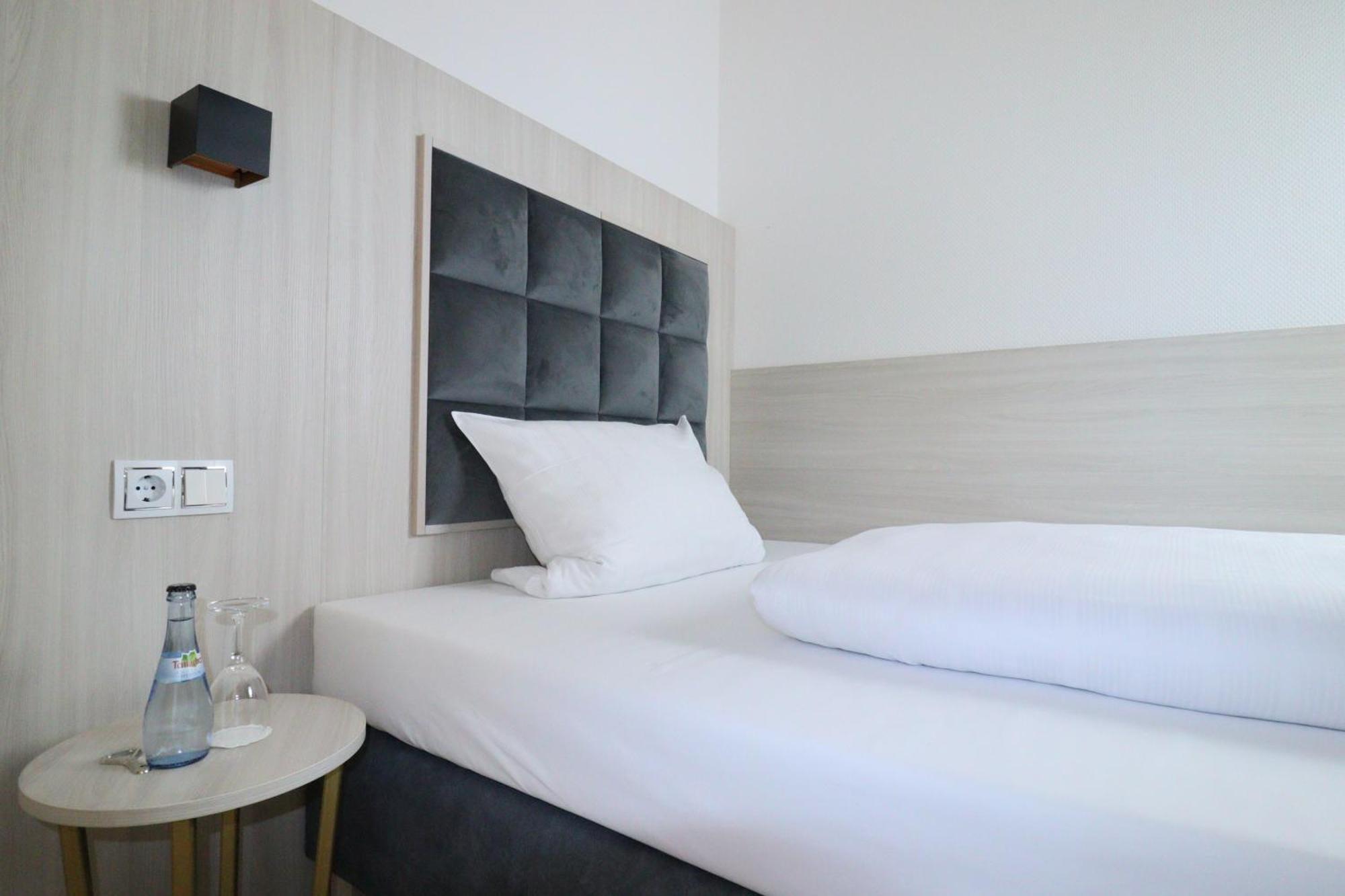 Hotel Kurparkblick Bad Bergzabern Zewnętrze zdjęcie