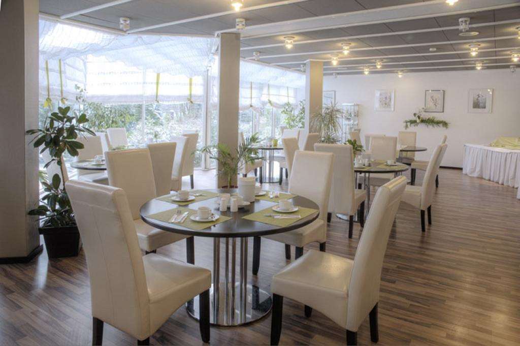 Hotel Kurparkblick Bad Bergzabern Restauracja zdjęcie